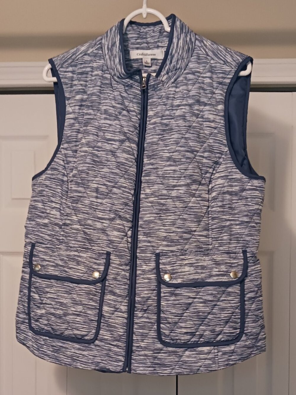 #182 NWOT Croft & Barrow Blue/White Vest Size L